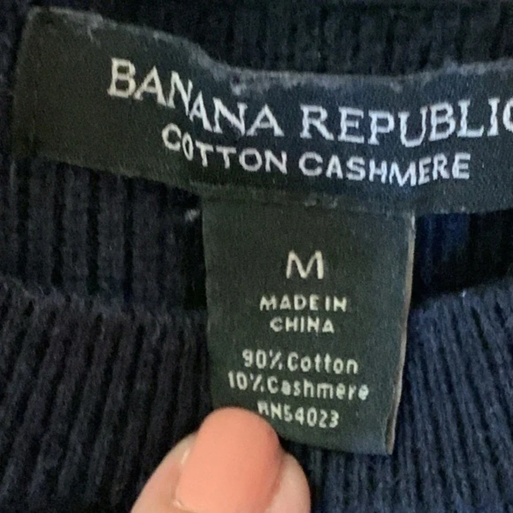 *2/$38*.BANANA REPUBLIC. GREY/NAVY. Cashmere/Cotton Blend Men's sweaters Size M‎